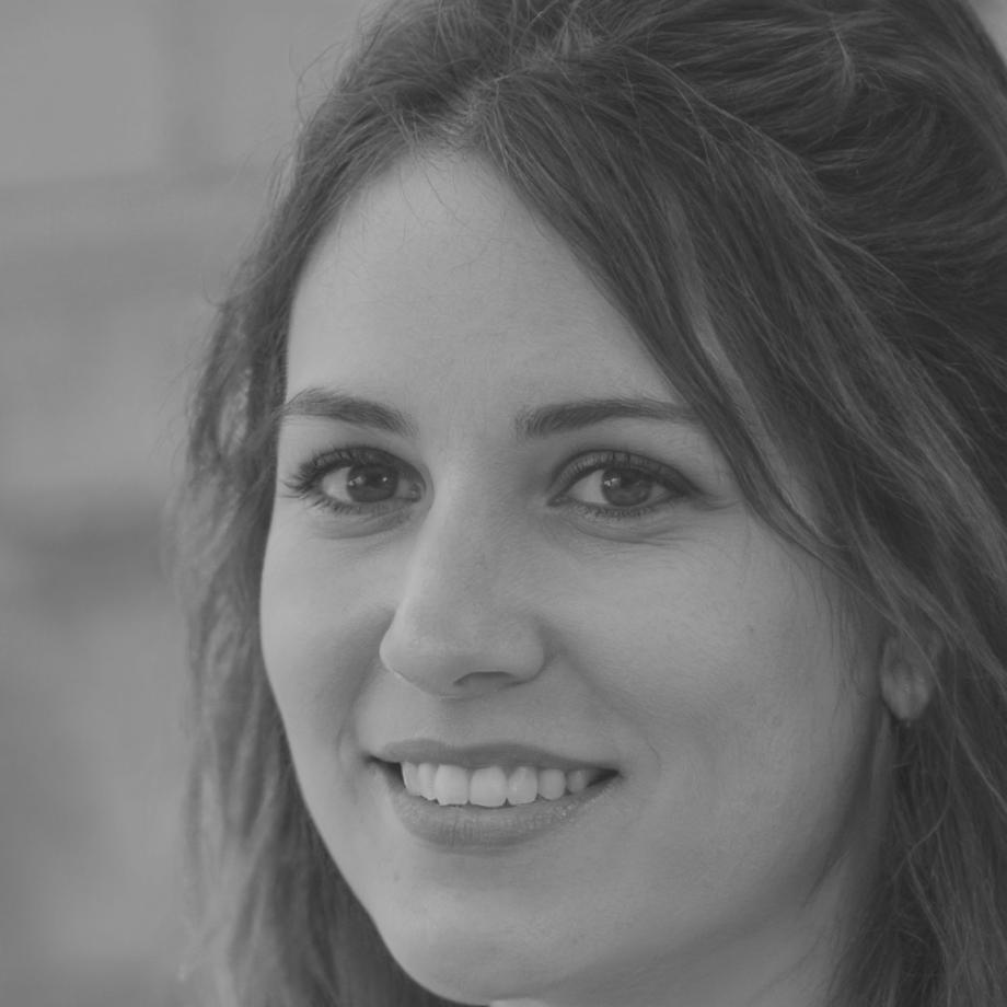 Portret Cosmina Răducanu